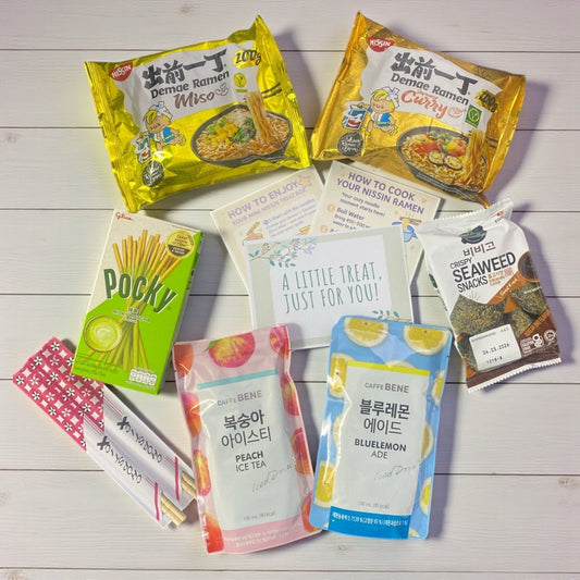 Vegetarian - Friendly Nissin Ramen Gift Food Snack Hamper Box - Pocky, Drinks & Seaweed, Kawaii Treat Set - Xihaha Oriental Food & Gifts