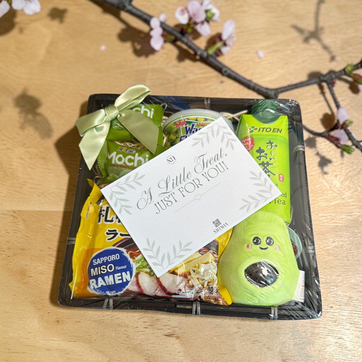 Japanese Comfort Box - Ramen & Snack Gift