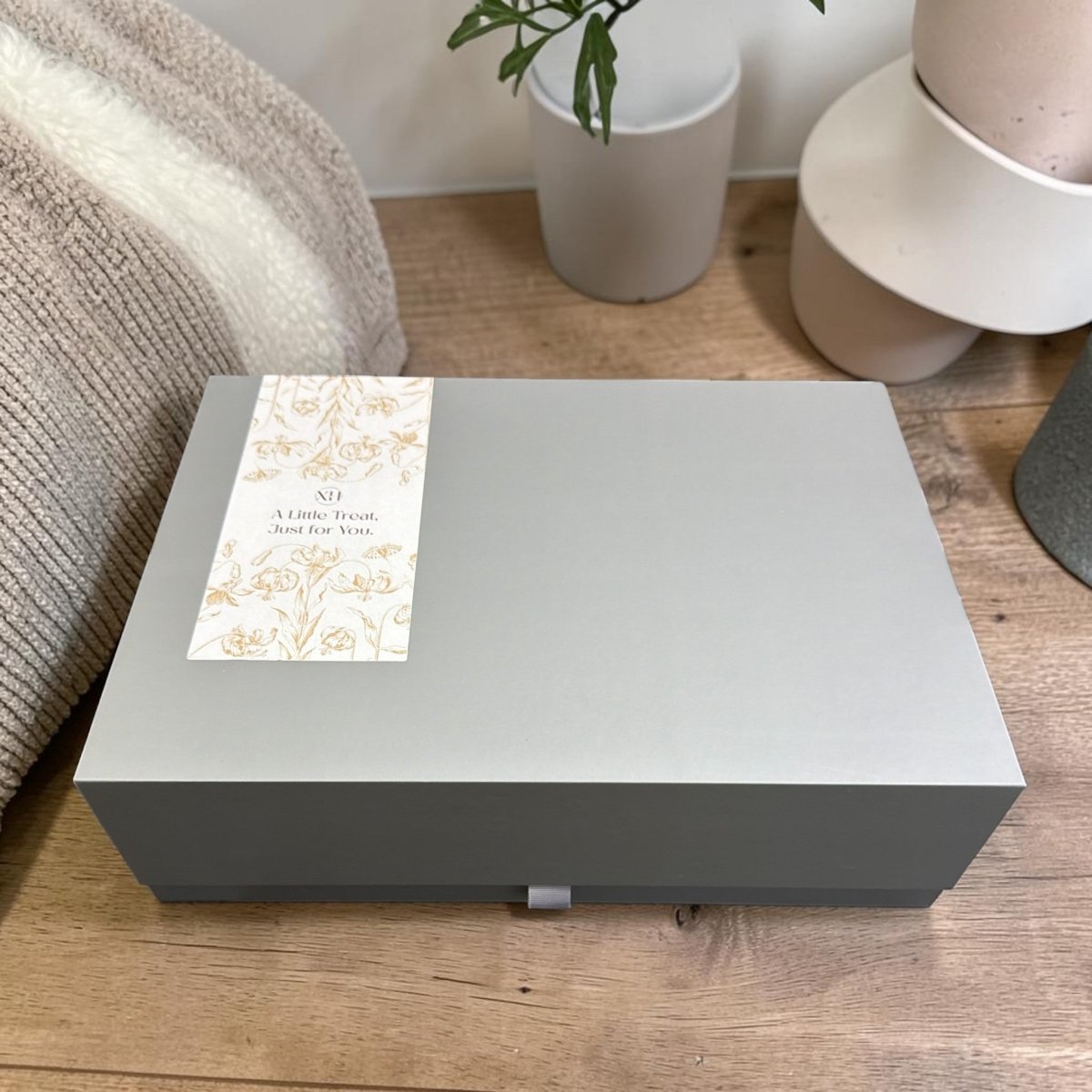 Asian Comfort Bowl Gift Set – Ceramic Bowl with Black Sesame Cereal Drink or Taro Coconut Milk Drink - Xihaha Oriental Food & Gifts
