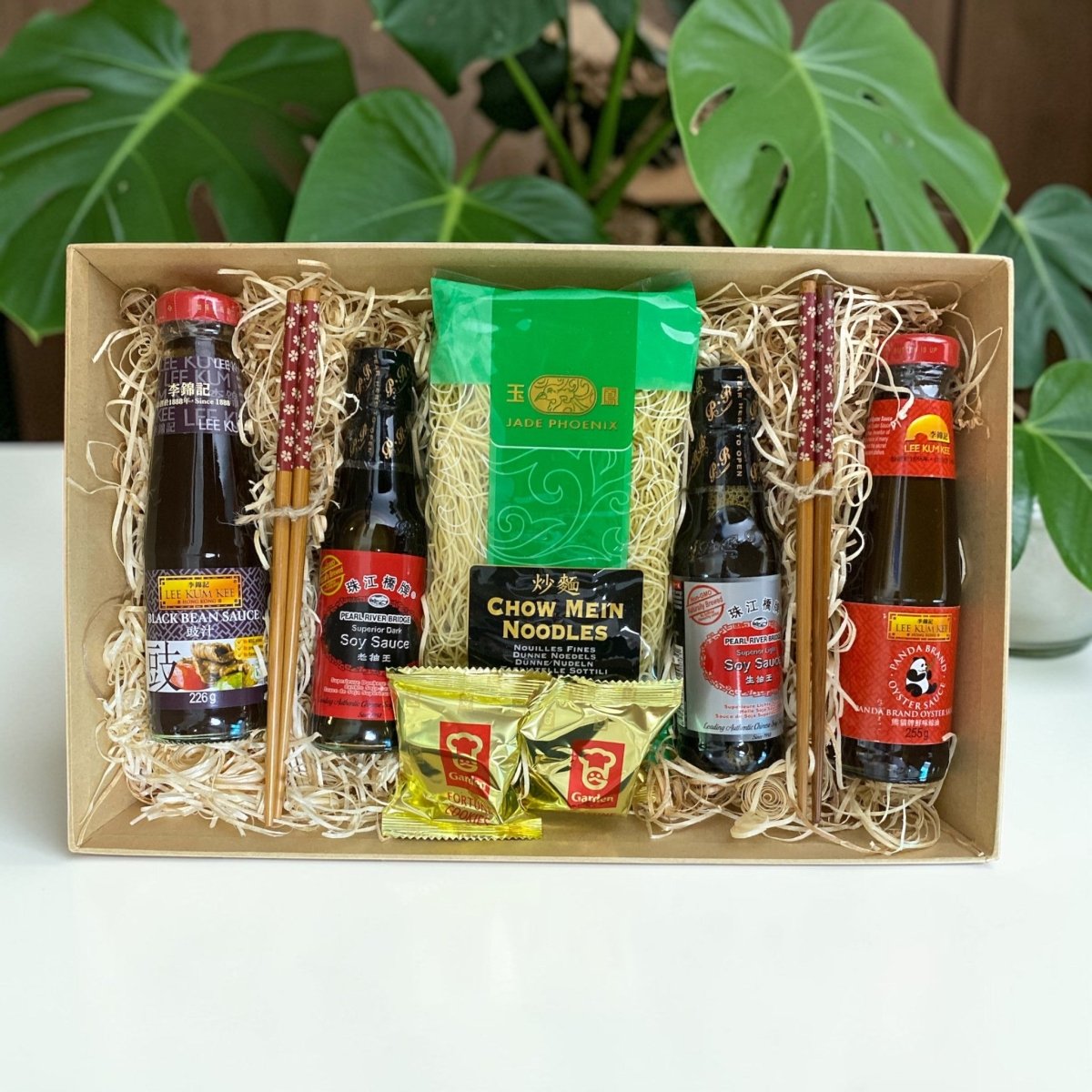 Chinese Chow Mein Gift Set – Noodle Cooking Kit Hamper with Sauces & Chopsticks - Xihaha Oriental Food & Gifts