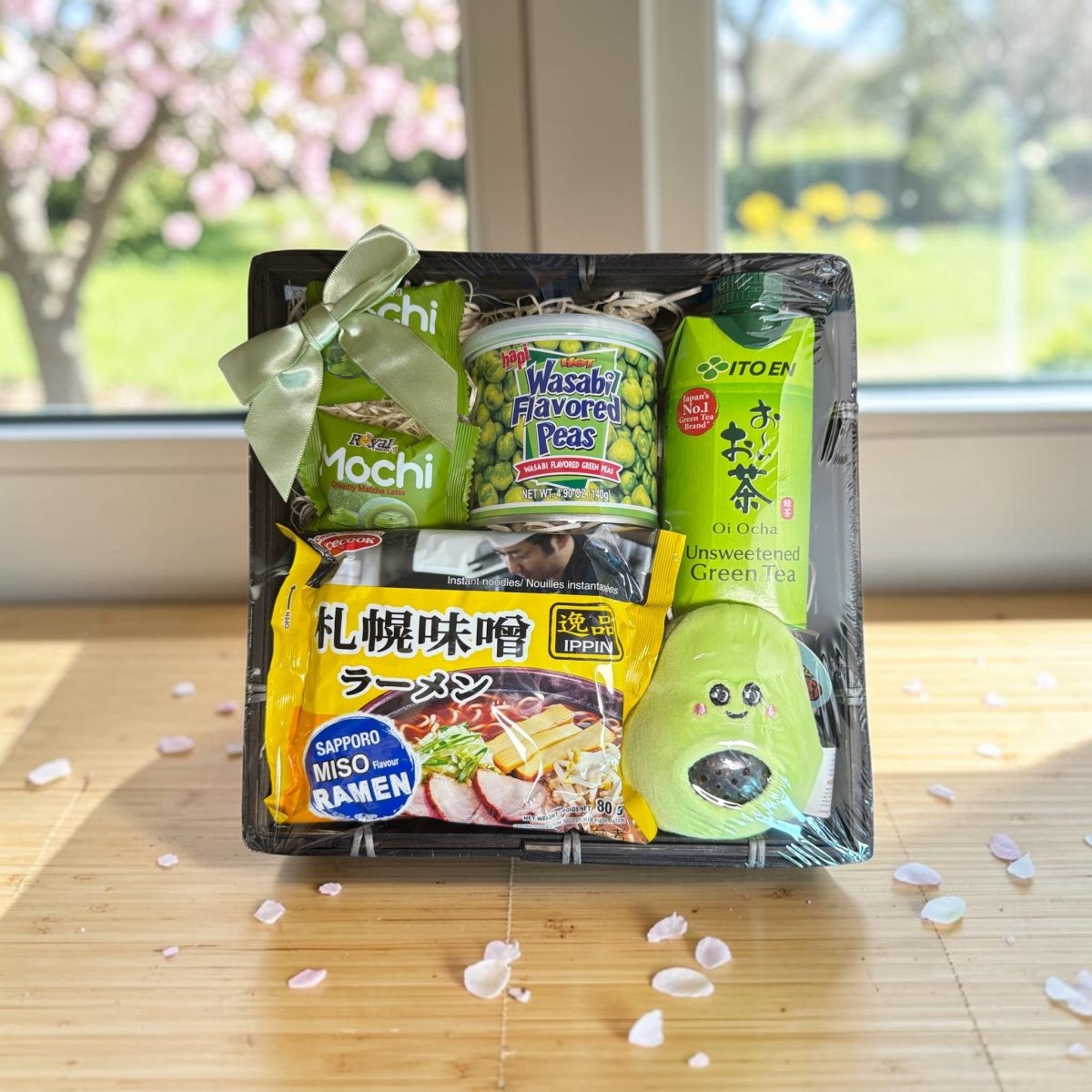 Japanese Comfort Box - Ramen & Snack Gift - Xihaha Oriental Food & Gifts