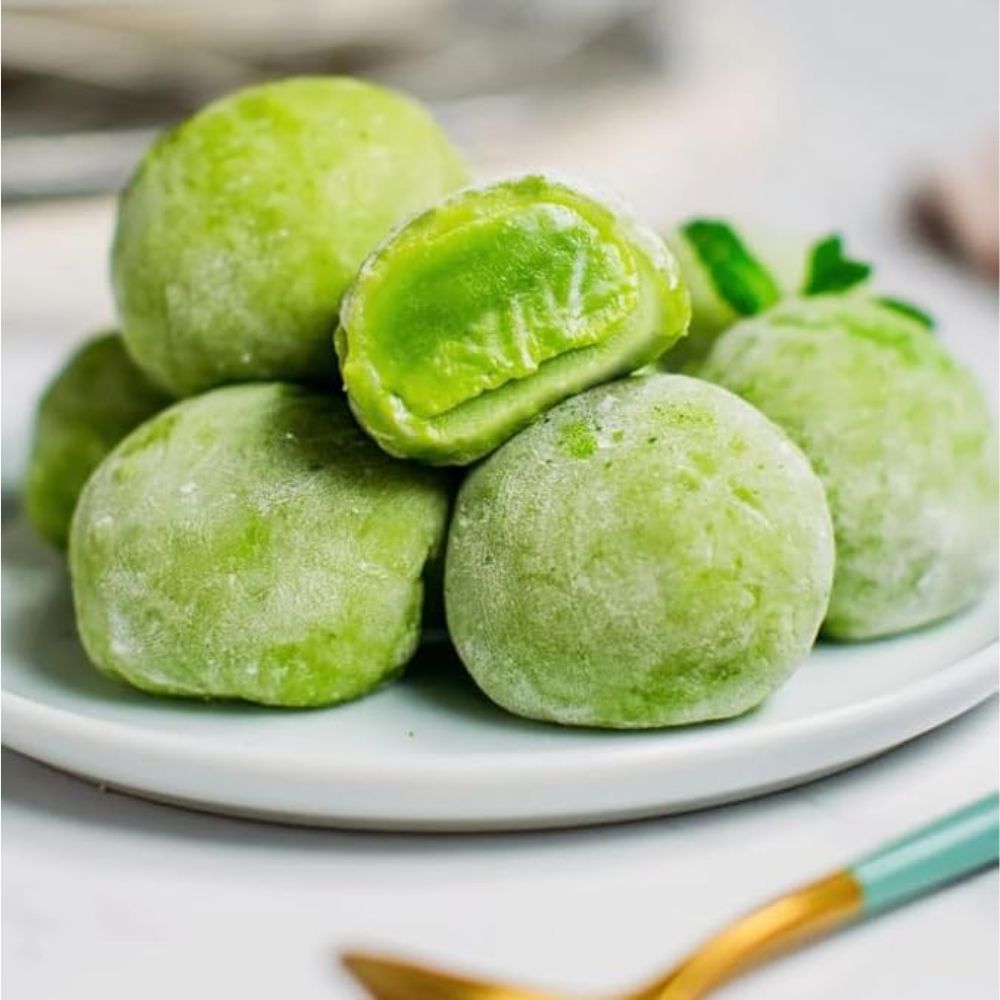 Royal Family Creamy Matcha Latte Mochi 180g – Gluten Free Sweet Rice Cakes (12 Pieces) - Xihaha Oriental Food & Gifts