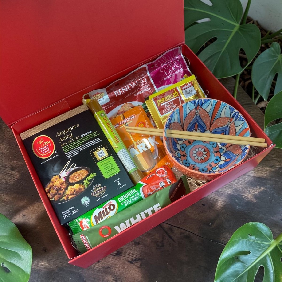 Singapore & Malaysian Food Hamper Gift Box | Asian Cooking Kit with Bowl & Chopsticks | Satay, Laksa, Teh Tarik, Milo Set UK - Xihaha Oriental Food & Gifts