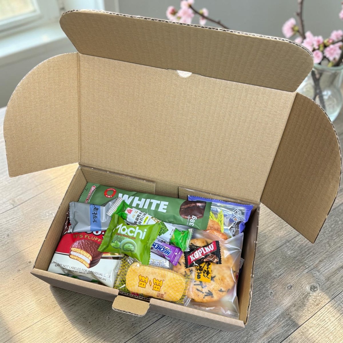 Xihaha Asian Snack Discovery Box – 22 Snacks & Drinks Tasting Selection - Xihaha Oriental Food & Gifts