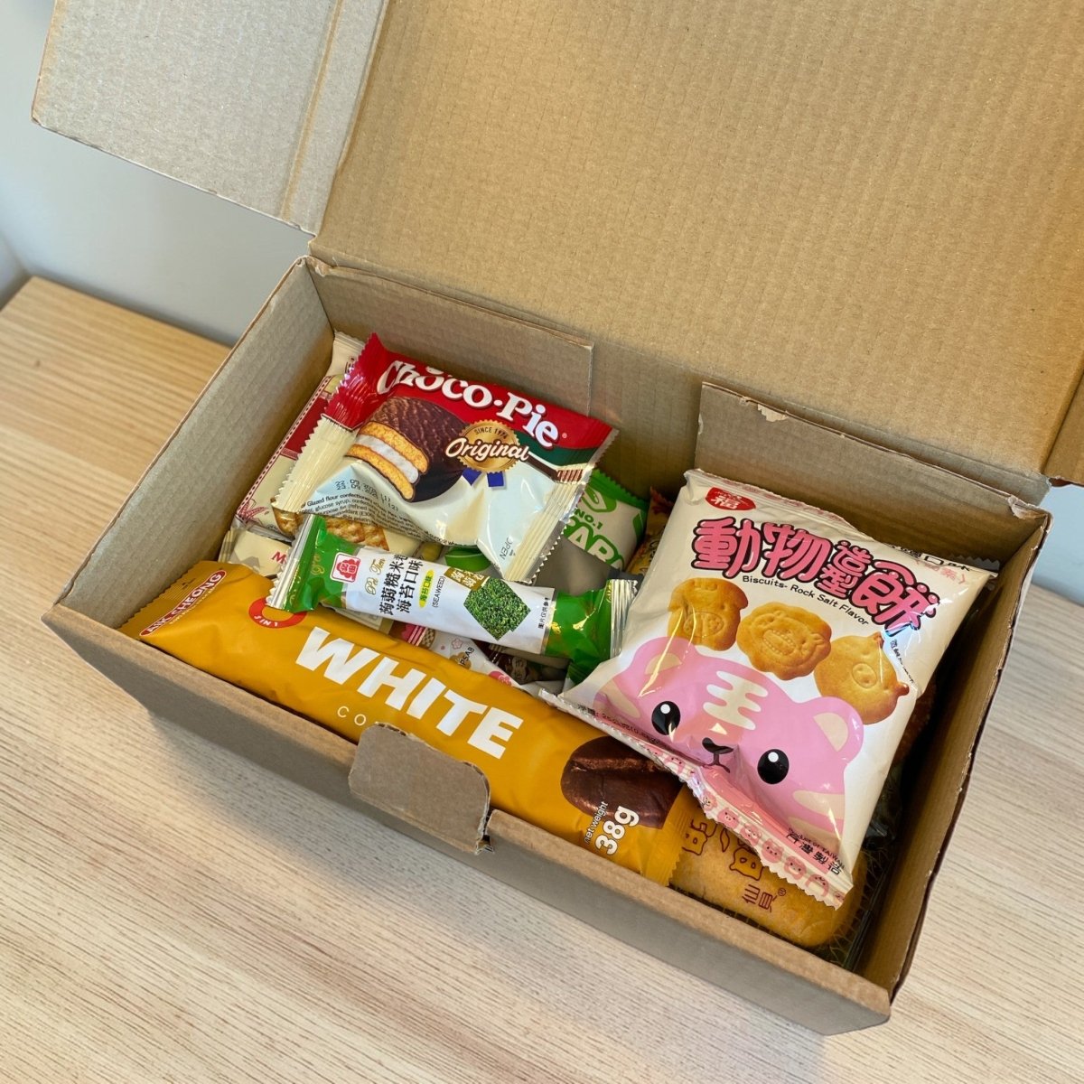 Xihaha Asian Snack Discovery Box – 22 Snacks & Drinks Tasting Selection - Xihaha Oriental Food & Gifts